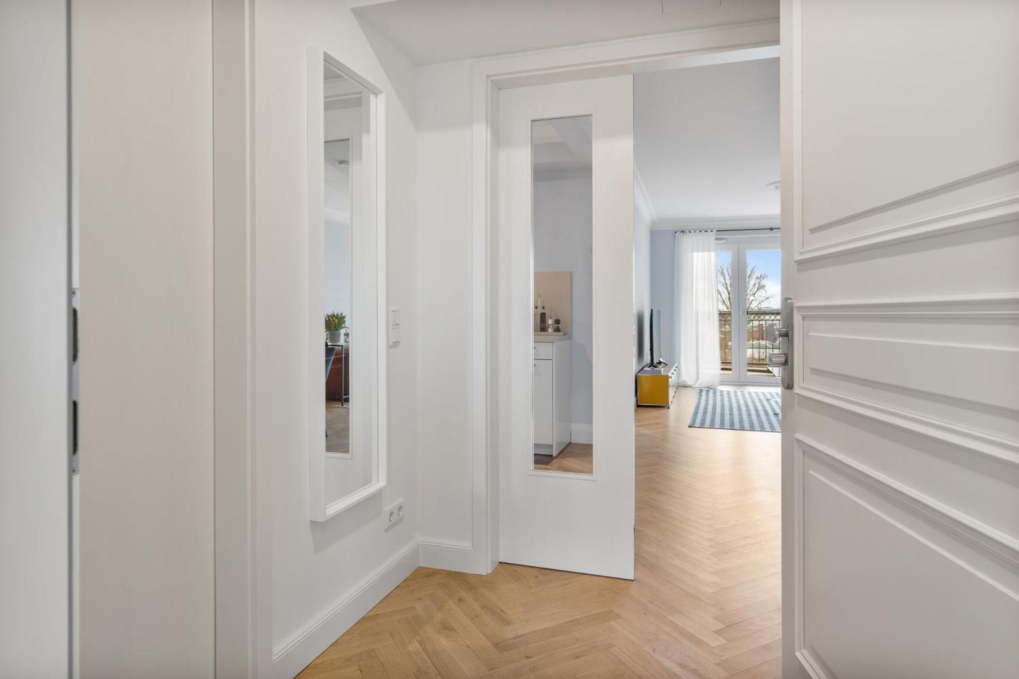 Cls Zentrale City-Wohnung In Hamburg Mit E-Laden Und Tiefgarage, Grosser Balkon, Blick Ueber Hamburg, Parkplatz, Cafe Im Haus, Bushaltestelle Direkt Gegenueber, Flex Check In ภายนอก รูปภาพ